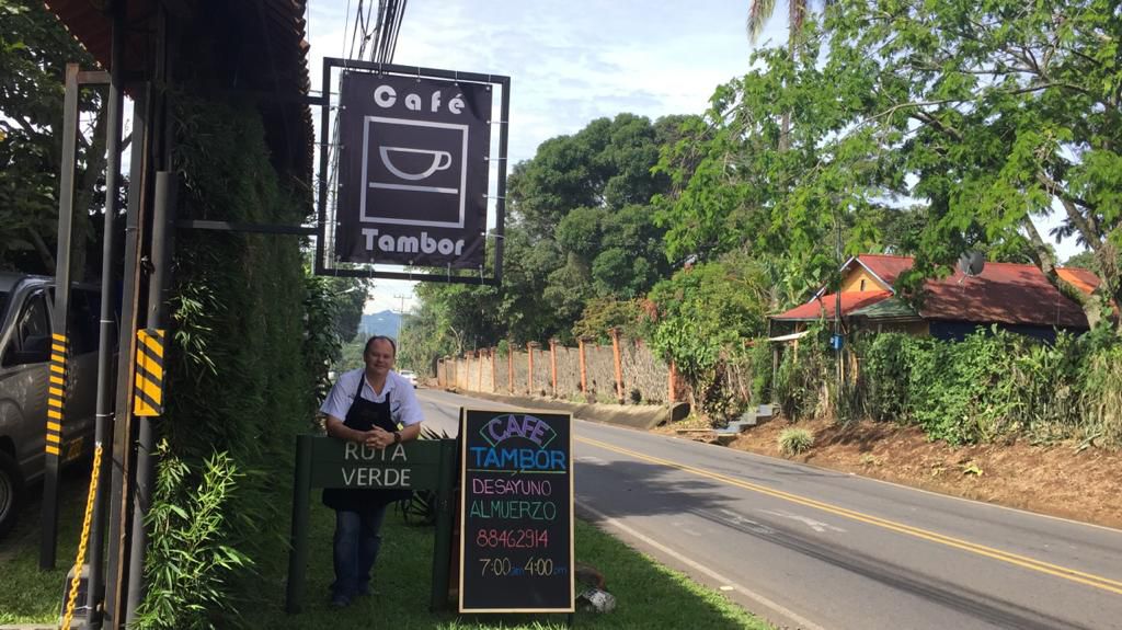 The family owners of Ruta Verde B&B